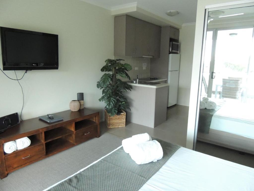 Airlie Central Apartments Эйрли-Бич Номер фото